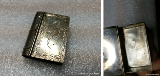 Caja en miniatura con forma de libro